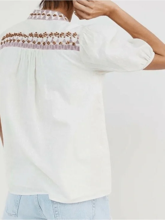 Embroidered Anthropologie V-Neck Short Sleeve Top in Ivory with Beading. - Picture 2 of 9